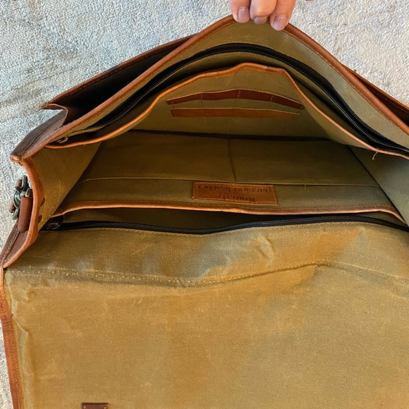 Leather messenger bag - Picture 9 of 10